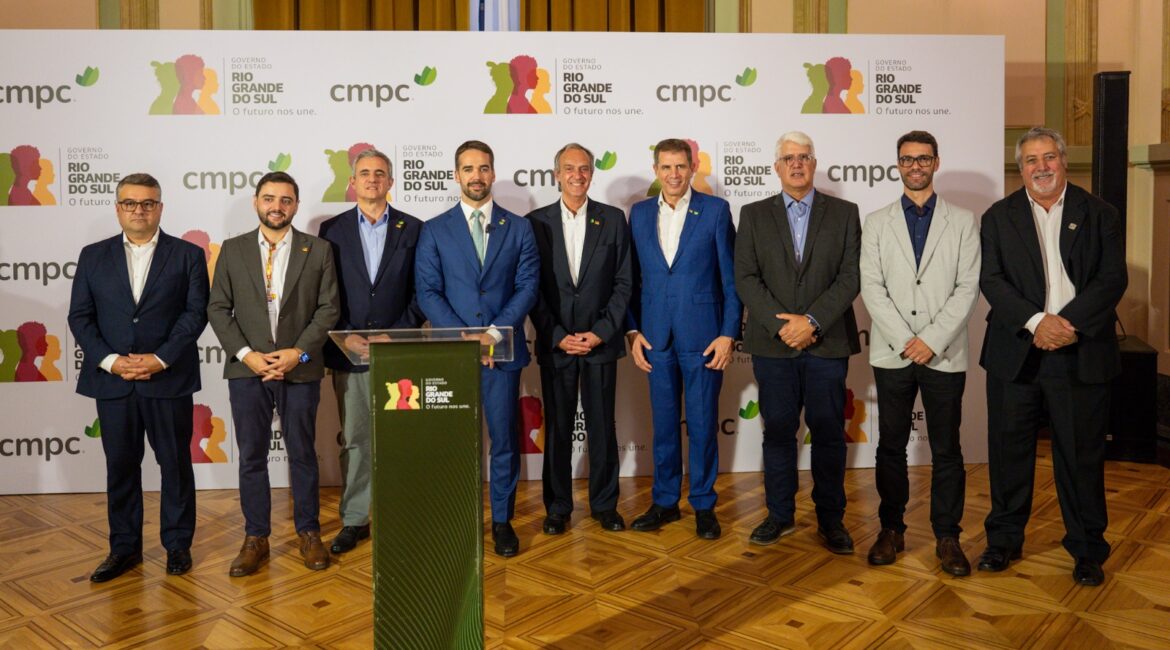 Dirigentes da Companhia firmaram protocolo de intenções com governador Eduardo Leite para iniciar avaliações e estudos técnicos do Projeto Natureza CMPC, que prevê a instalação de um parque industrial no município de Barra do Ribeiro, com investimento de R$ 24 bilhões